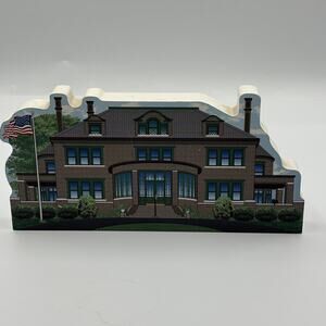 The Cat's Meow Village Woman's Club of Fairmont West Virginia Wood Shelf Sitter
